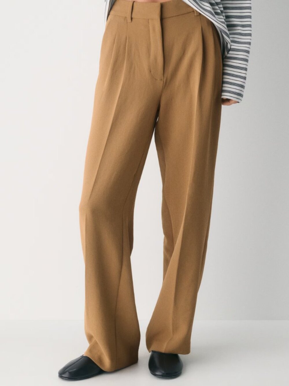 Aritzia Wilfred The Effortless Pant Crepette Saville Size 6